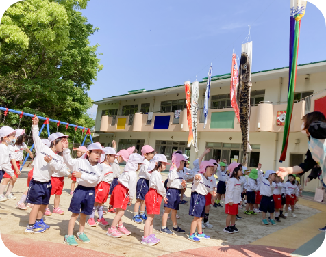 お集まり(生活指導・遊戯・英語によるラジオ体操)