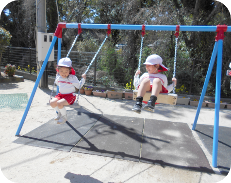 午睡(4歳児は4~9月のみ午睡あり、5歳児は午睡なし)